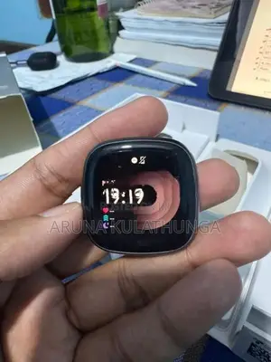 Google Fitbit Versa 4