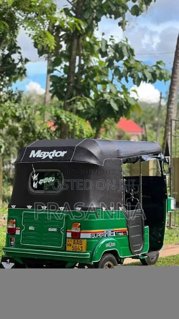 Bajaj RE 205 2012 Three Wheel (Used)