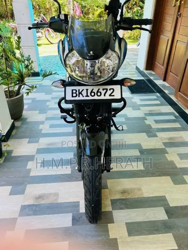 Bajaj Discover 125 2025 Motorbike (Used)