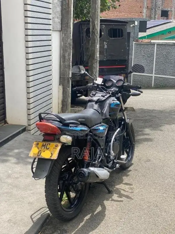 Bajaj Discover 2005 Motorbike (Used)