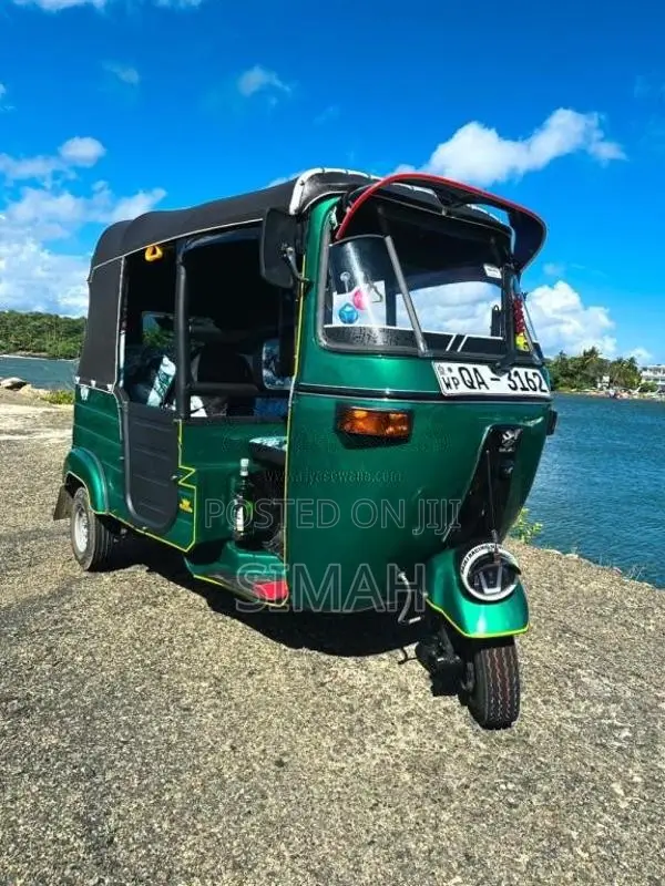 Bajaj 2 Stroke 2005 Three Wheel (Used)