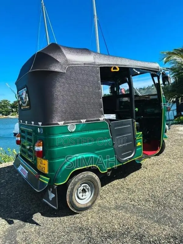 Bajaj 2 Stroke 2005 Three Wheel (Used)