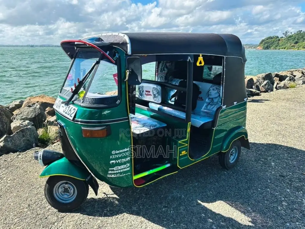 Bajaj 2 Stroke 2005 Three Wheel (Used)