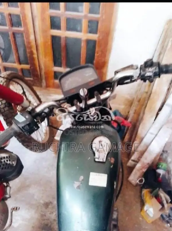 Yamaha Sr 125 2004 Motorbike (Used)