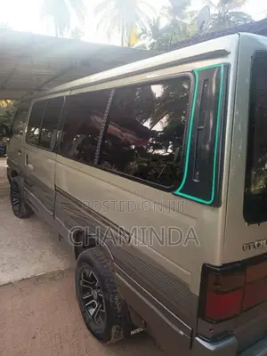 Nissan Caravan 1998 Van (Used)