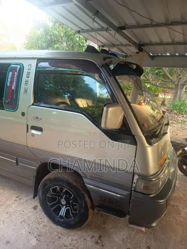 Nissan Caravan 1998 Van (Used)