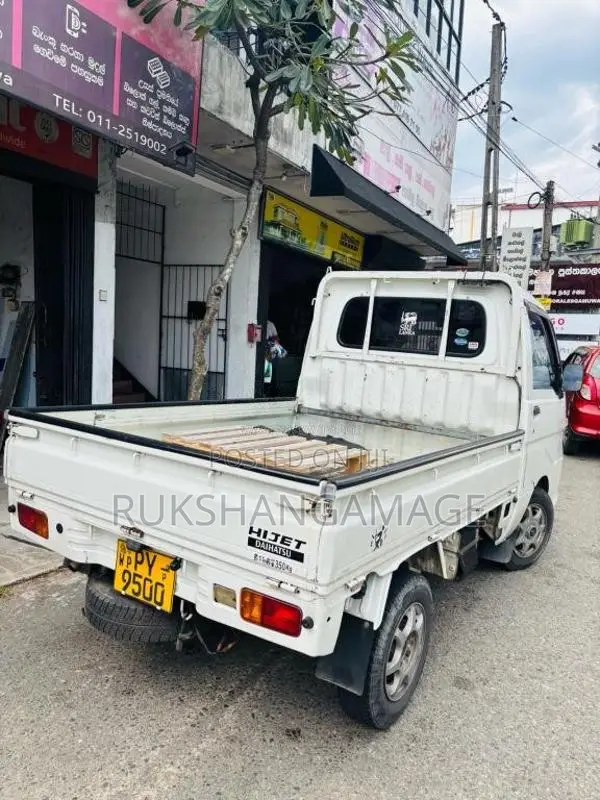 Daihatsu Hijet 2015 Lorry (Used)