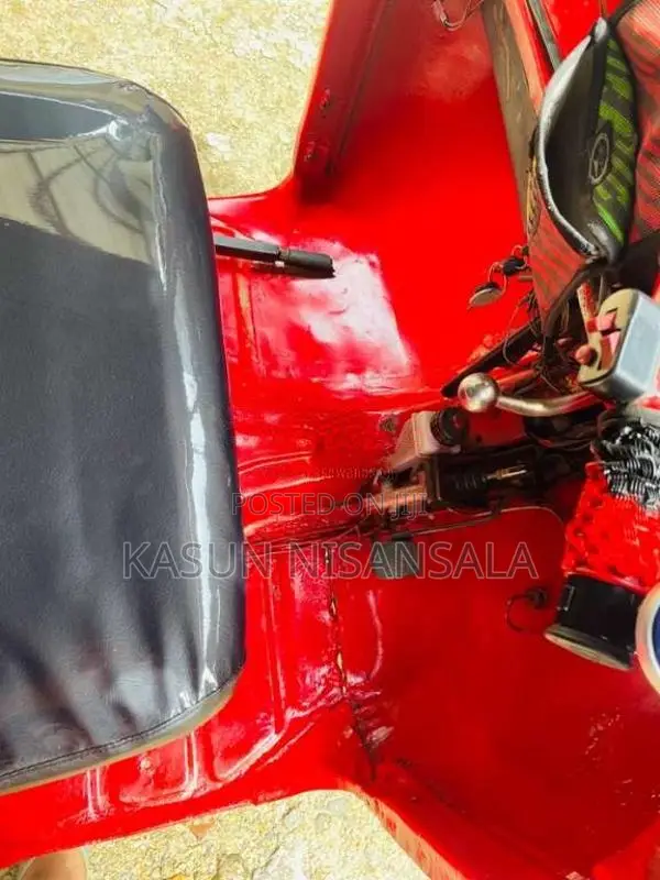 Bajaj RE 2 Stroke 1996 Three Wheel (Used)