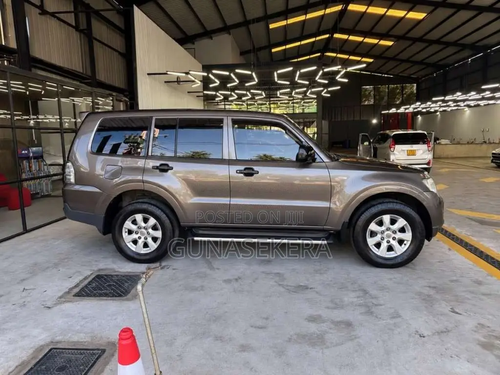 Mitsubishi Montero 2013 SUV (Used)
