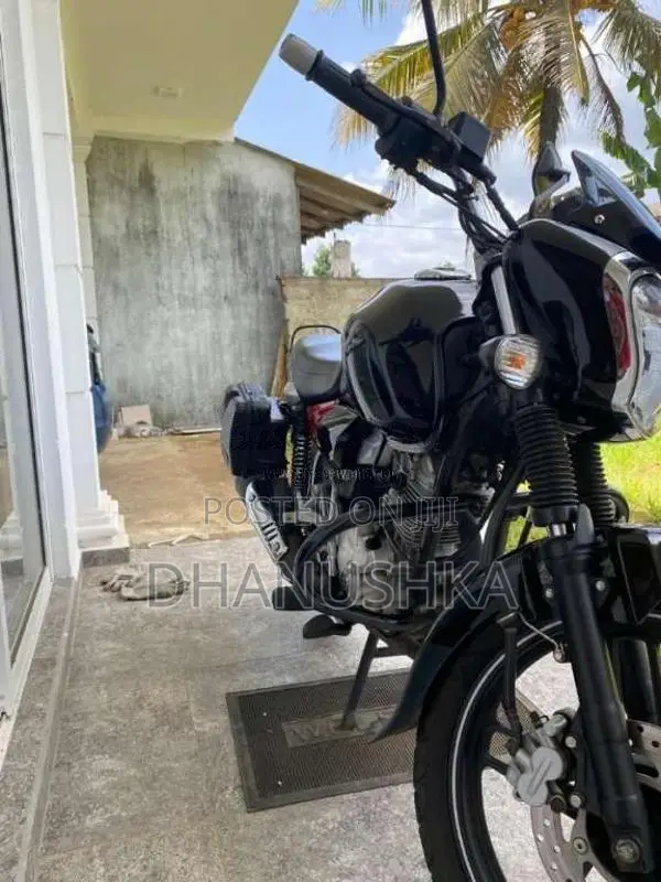 Bajaj V15 2016 Motorbike (Used)