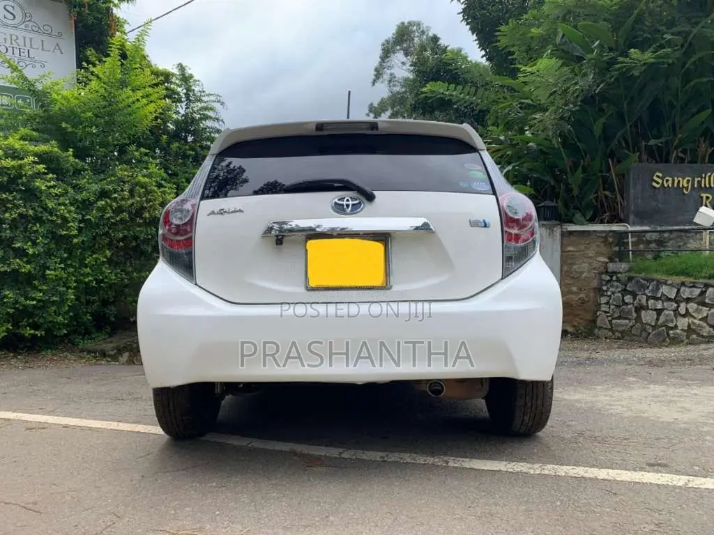 Toyota Aqua S Grade 2013 Car (Used)