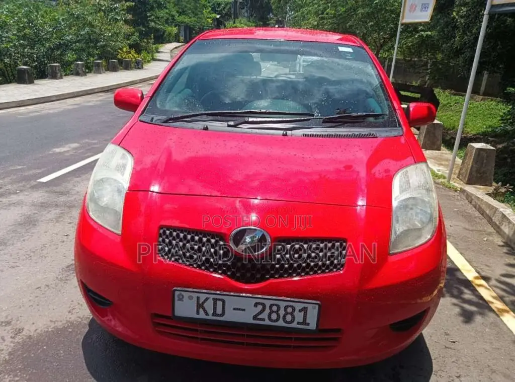 Toyota Vitz 2005 Car (Used)