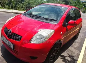 Toyota Vitz 2005 Car (Used)