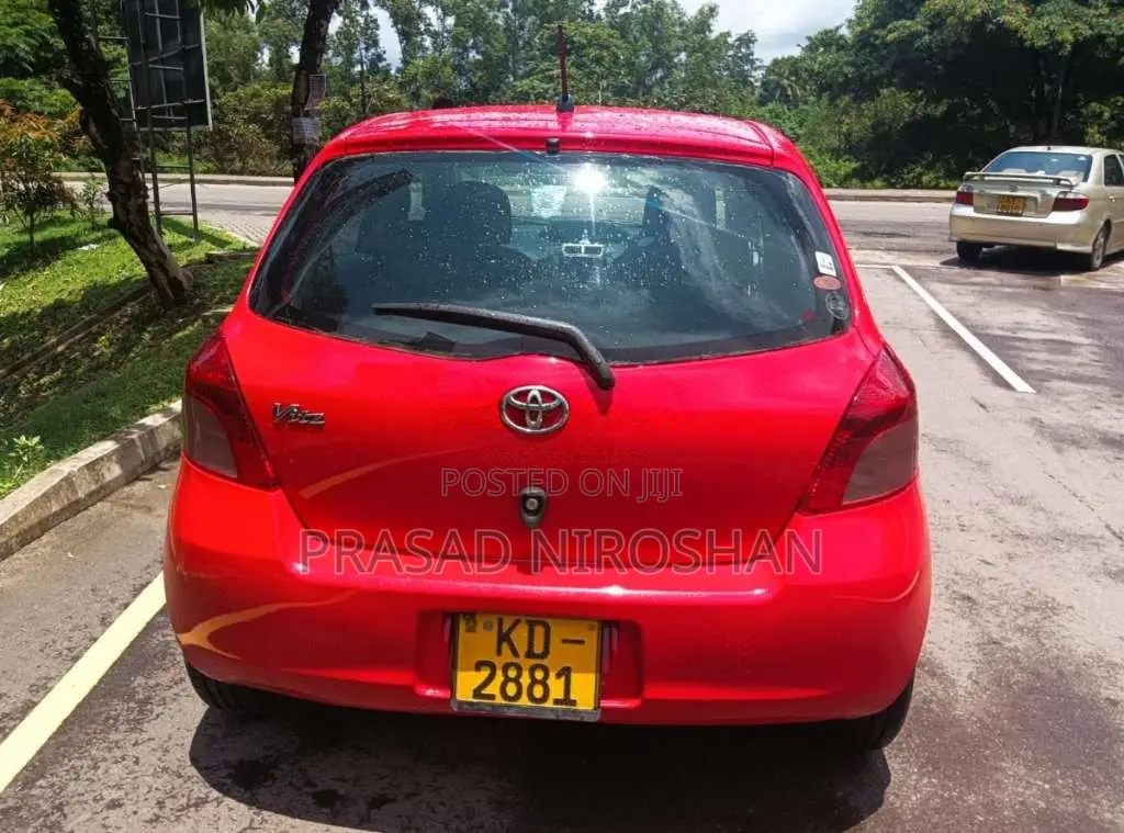 Toyota Vitz 2005 Car (Used)