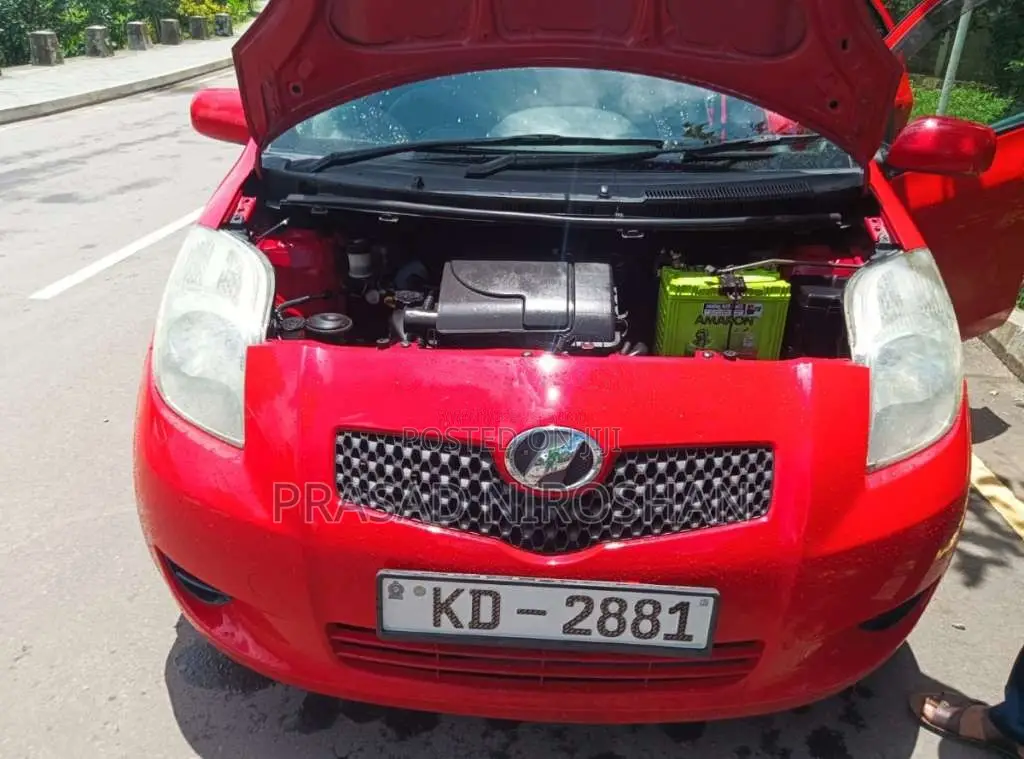 Toyota Vitz 2005 Car (Used)
