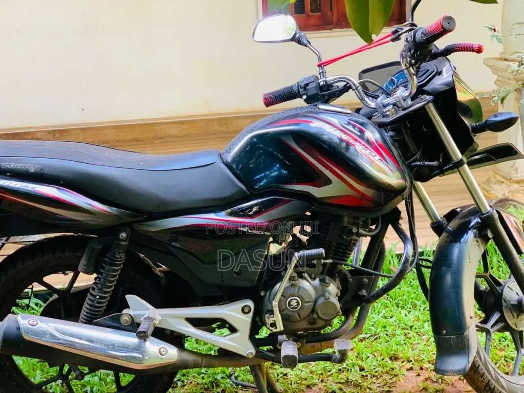 Bajaj Discover 2015 Motorbike (Used)