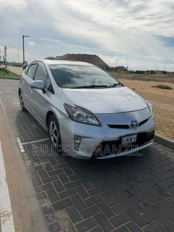 Toyota Prius 2011 Car (Used)