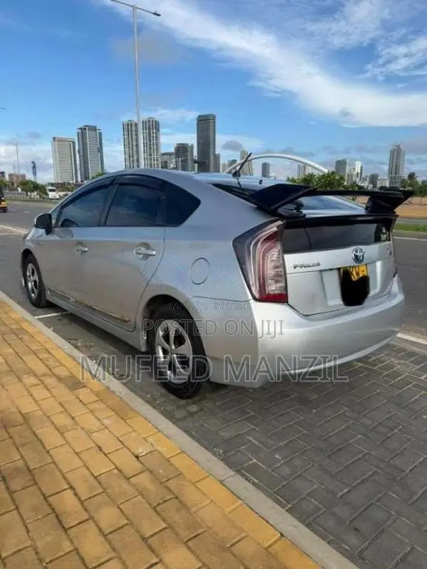 Toyota Prius 2011 Car (Used)