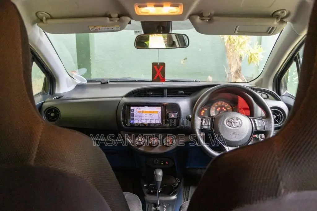 Toyota Vitz 2017 Car (Used)
