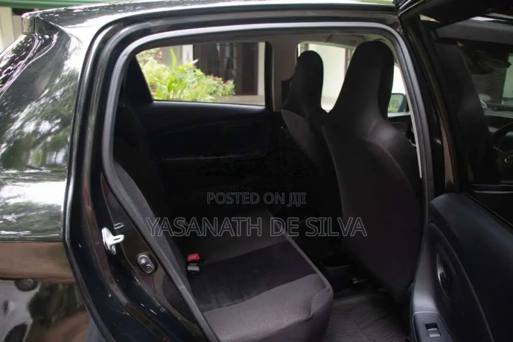 Toyota Vitz 2017 Car (Used)