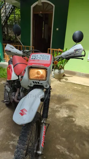 Suzuki 1996 Red