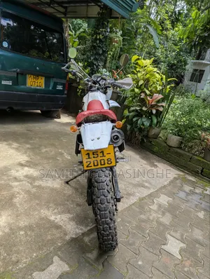 Suzuki 1996 Red