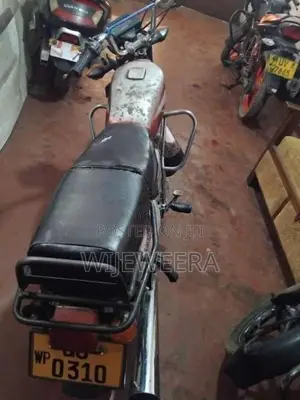 Bajaj Boxer 2001 Motorbike (Used)