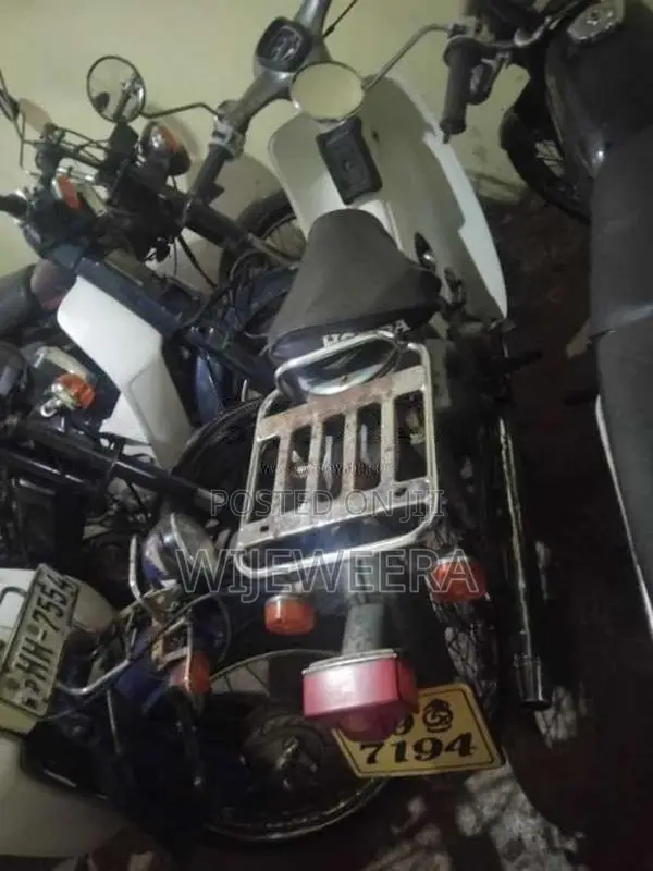 Bajaj Boxer 2001 Motorbike (Used)