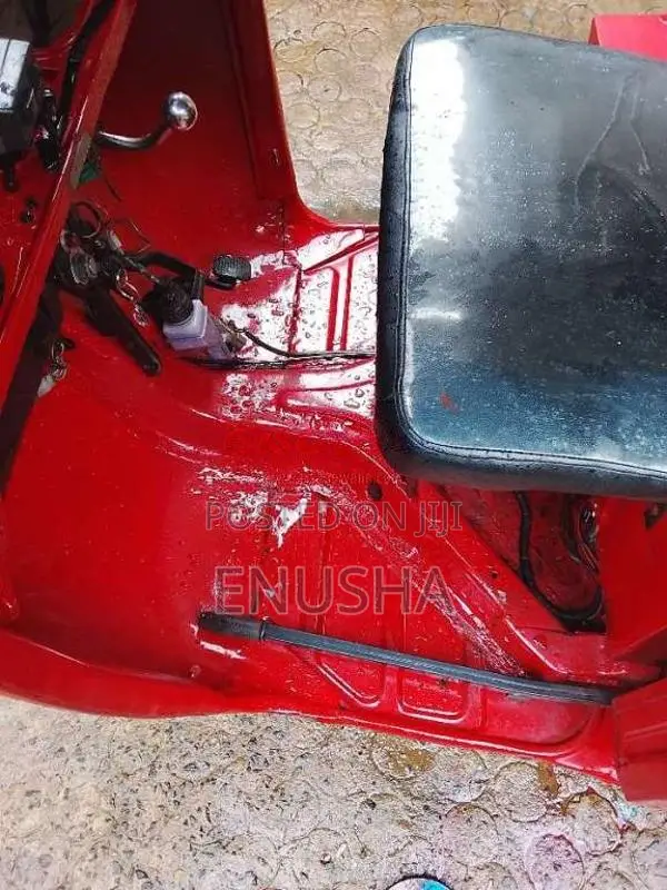 Bajaj 4 Stroke 2007 Three Wheel (Used)