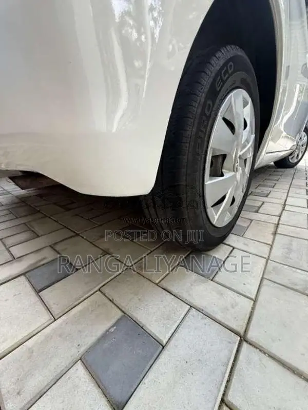 Toyota Vitz Safety Edition 2016 Car (Used)