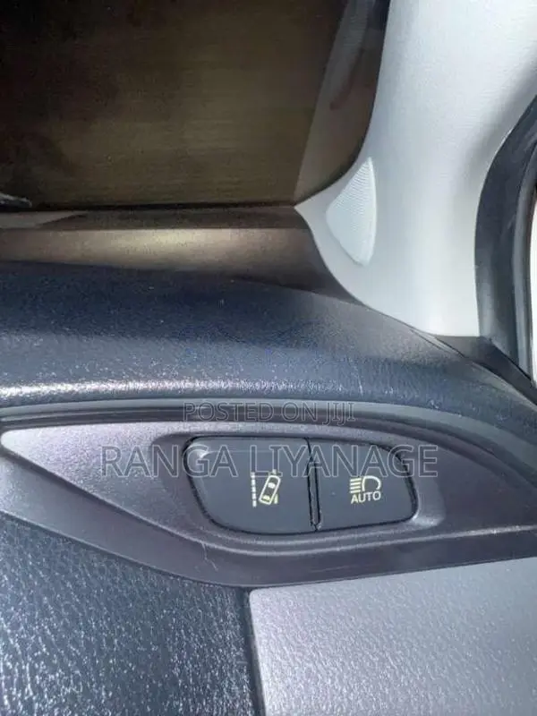 Toyota Vitz Safety Edition 2016 Car (Used)