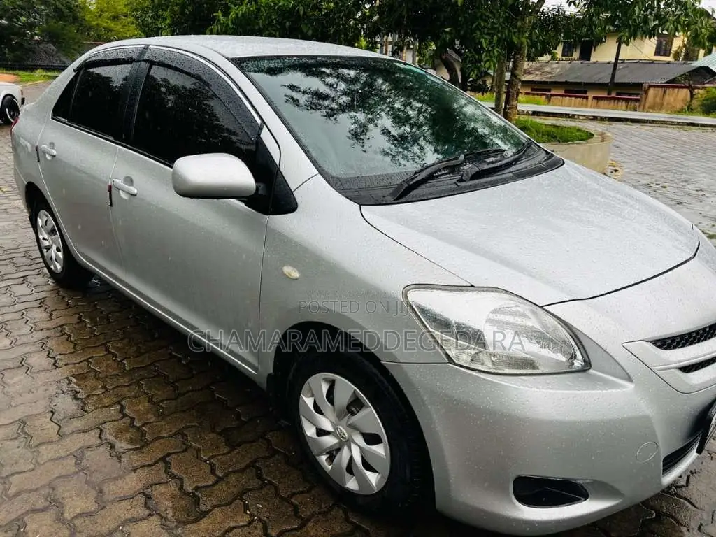 Toyota Belta 2010 Car (Used)