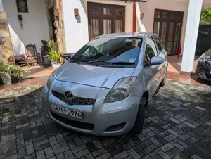 Toyota Vitz 2007 Car (Used)