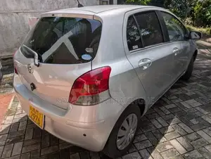 Toyota Vitz 2007 Car (Used)