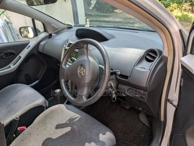 Toyota Vitz 2007 Car (Used)