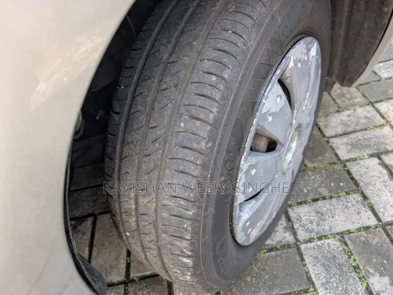Toyota Vitz 2007 Car (Used)