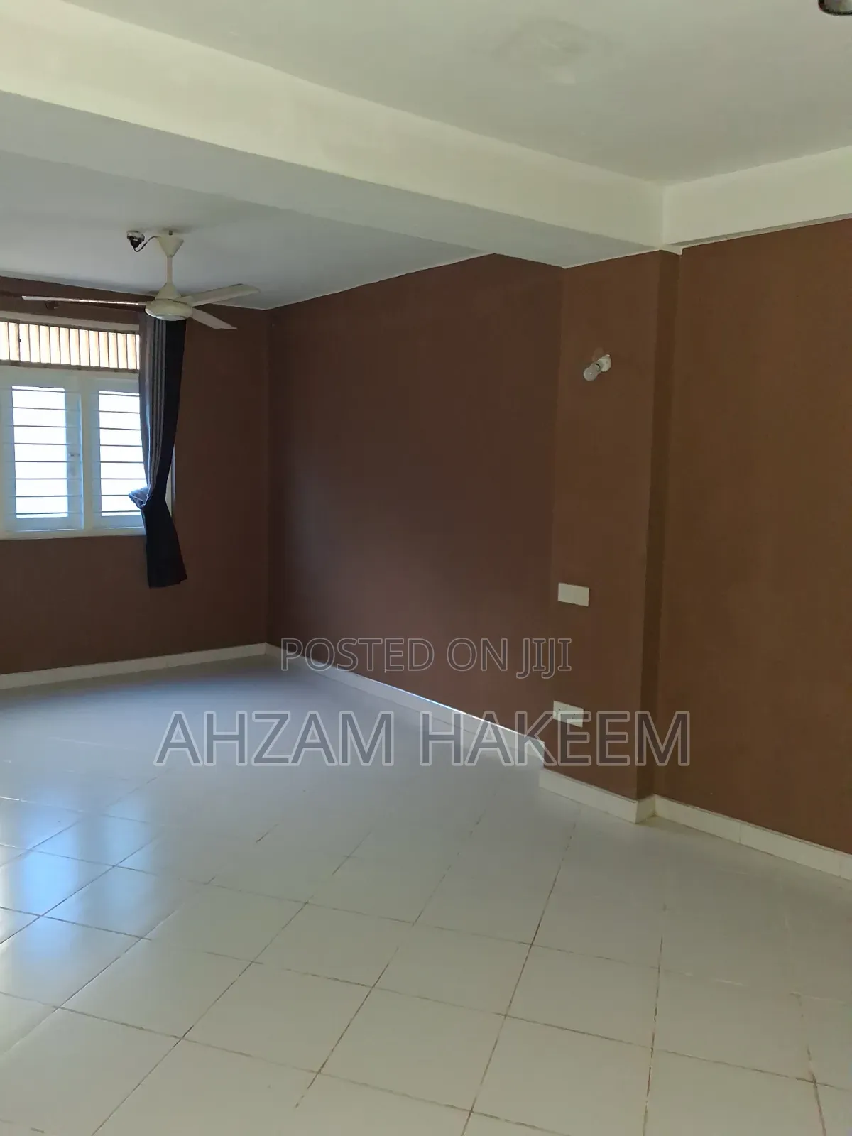 5bdrm House in Kandy City for sale