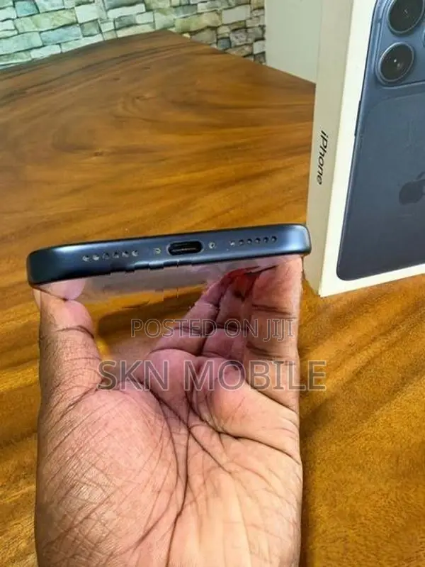 Apple iPhone 17 Pro Max 256GB eSIM (Used)