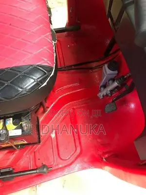 Bajaj RE 4 STROKE 2014 Three Wheel (Used)