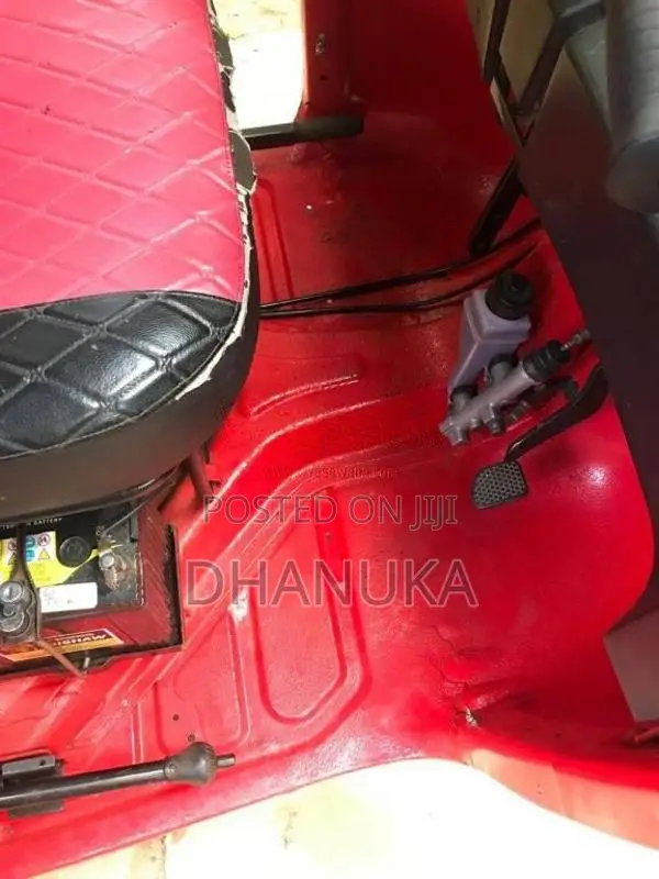 Bajaj RE 4 STROKE 2014 Three Wheel (Used)