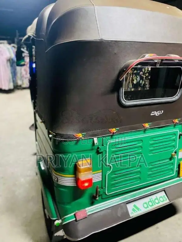 Bajaj 4 Stroke 2007 Three Wheel (Used)