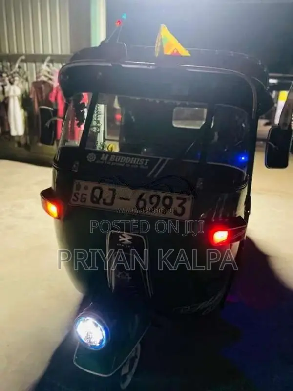 Bajaj 4 Stroke 2007 Three Wheel (Used)