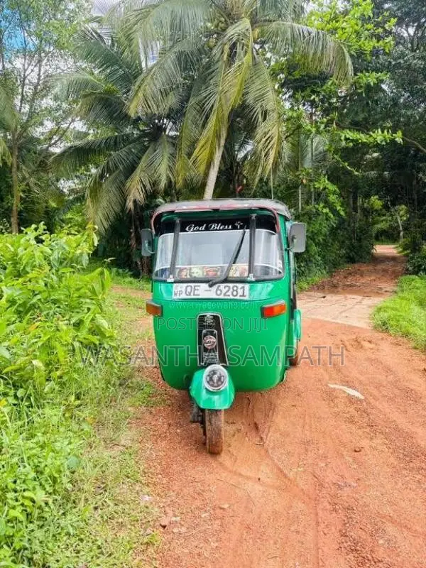 Bajaj 2 stroke 2006 Three Wheel (Used)