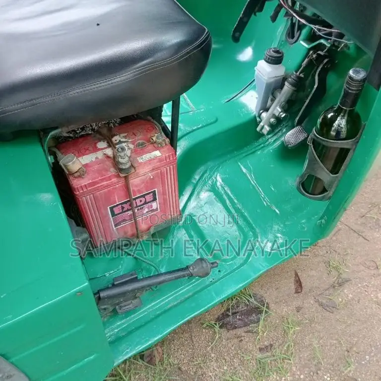 Bajaj 4 Stroke 2015 Three Wheel (Used)