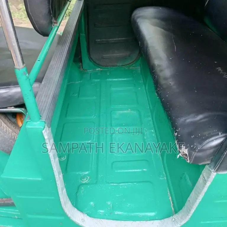 Bajaj 4 Stroke 2015 Three Wheel (Used)