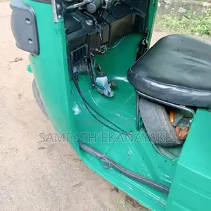 Bajaj 4 Stroke 2015 Three Wheel (Used)
