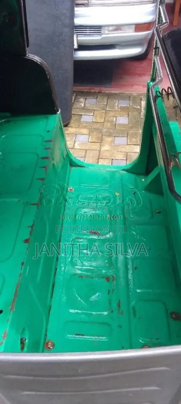 Bajaj 2 Stroke 2005 Three Wheel (Used)