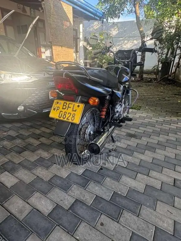 Bajaj CT-100 2017 Motorbike (Used)