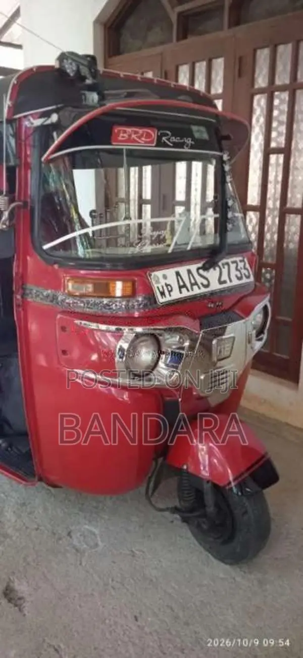 Bajaj 4 Stroke 2014 Three Wheel (Used)