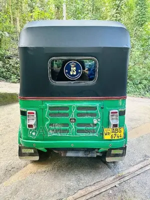 Bajaj 4 Stroke 2015 Three Wheel (Used)